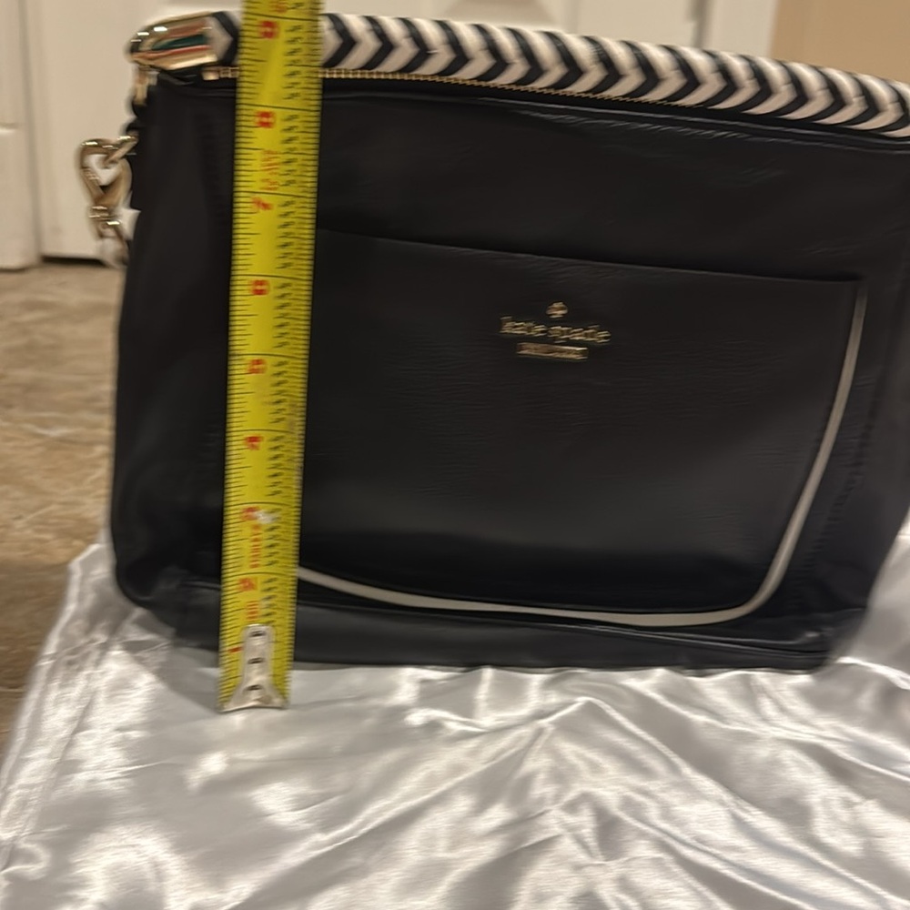 Kate Spade Black and White Crossbody or Hand Bag. Never used! - Picture 7 of 9